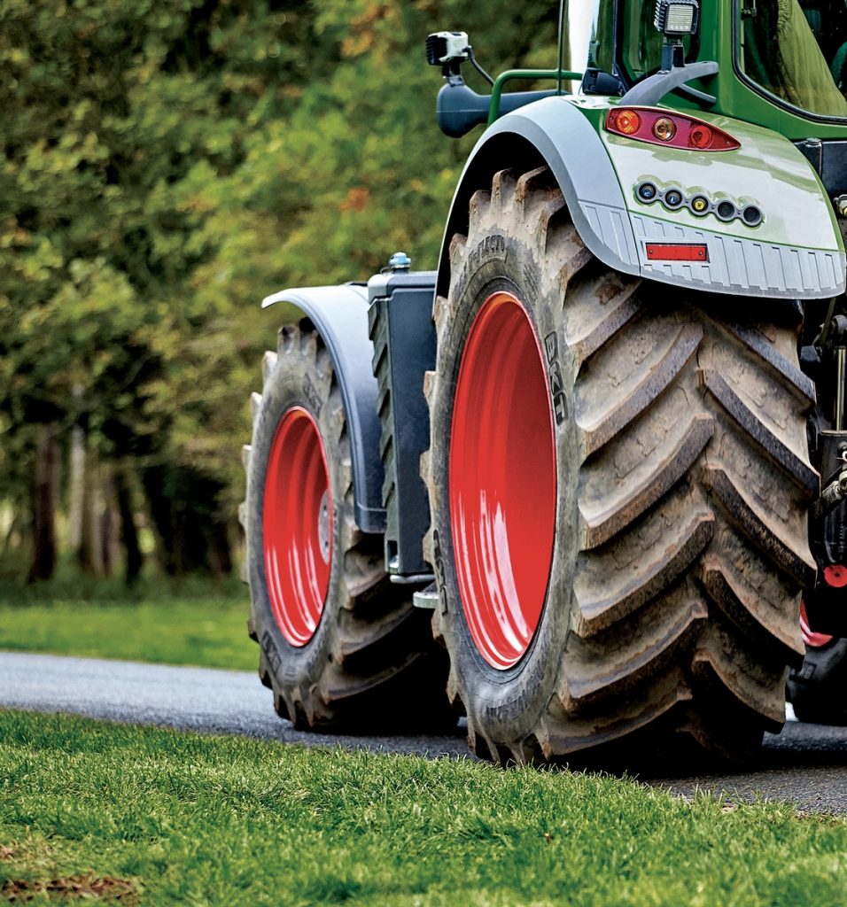 Comfort acustico in agricoltura secondo BKT: l’importanza di affidarsi ad un pneumatico che rispetti ambiente e operatore