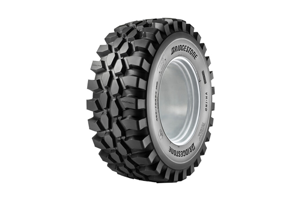 Bridgestone lancia il primo pneumatico agroindustriale VH-IND: sfida al Michelin Bibload