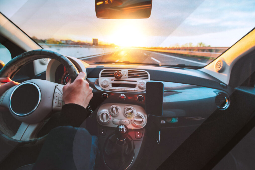 In officina gli italiani scelgono il digitale: 7 su 10 pronti a pagare online tagliandi, manutenzione e persino la caparra per l’auto