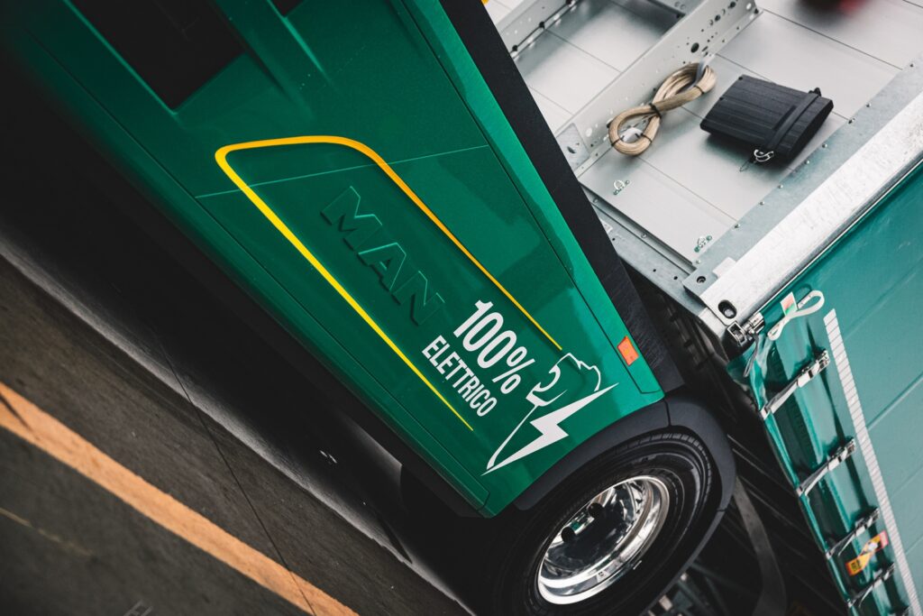 Fratelli Foppiani Trasporti è il primo cliente italiano a ricevere i nuovi camion elettrici MAN