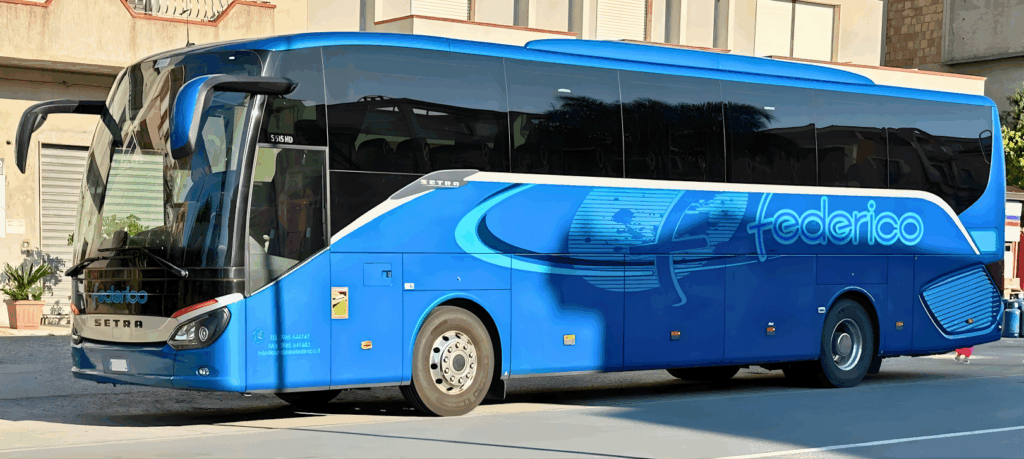 Autolinee Federico potenzia la sicurezza, riduce del 20% i costi per il carburante e del 40% le infrazioni e le multe con l’aiuto di Geotab
