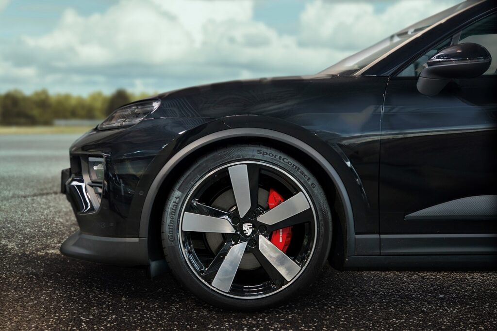 Porsche approva i pneumatici estivi Continental per la Macan