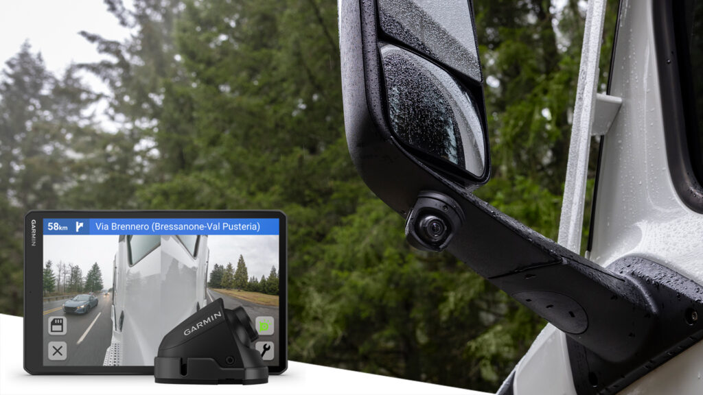Garmin presenta il sistema di telecamere dēzl DualView