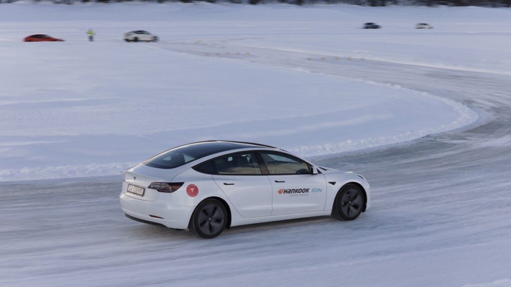 Hankook Tire Italia con Tesla Owners Italia al Winter Meeting in Norvegia