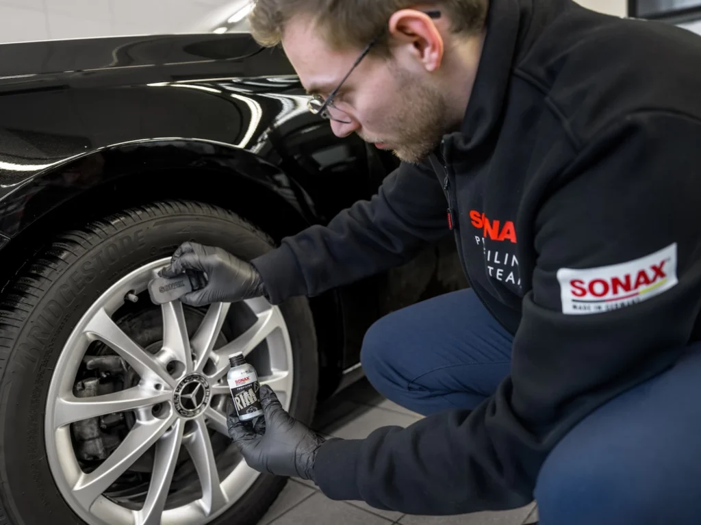 Sonax lancia il rivestimento ceramico per cerchi