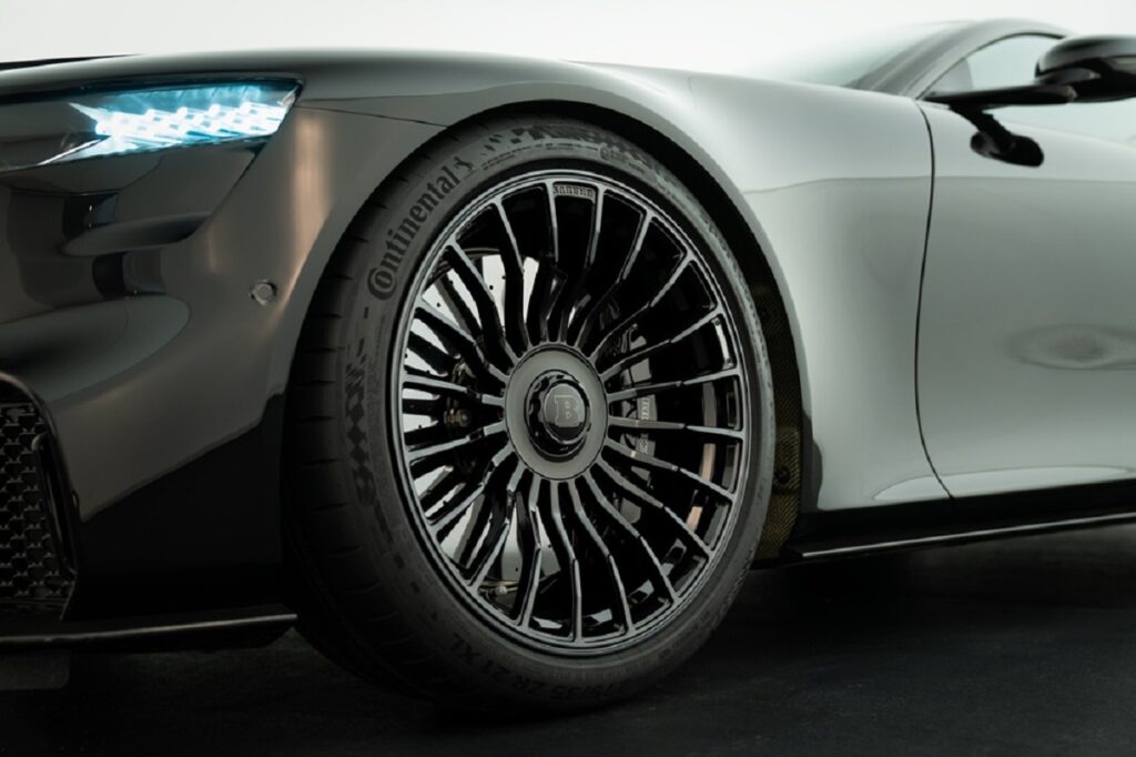 Continental: il nuovo SportContact 7 Force debutta sulla nuova supercar Brabus Bodo
