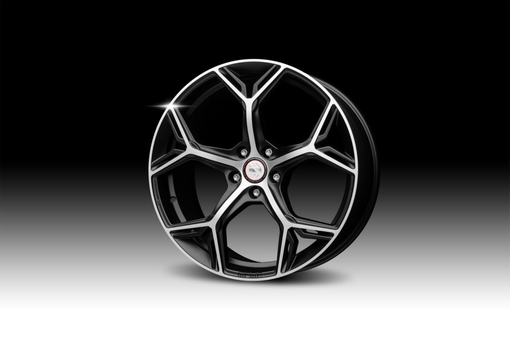 Momo RF-09: l’evoluzione del design sportivo incontra la tecnologia Rotary Forming