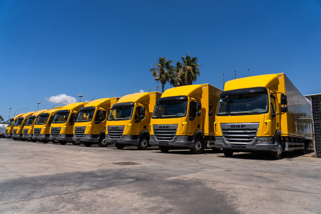 Vrent punta sulla logistica handling: acquistati 30 DAF XB sviluppati su misura per il mercato dei corrieri aeroportuali