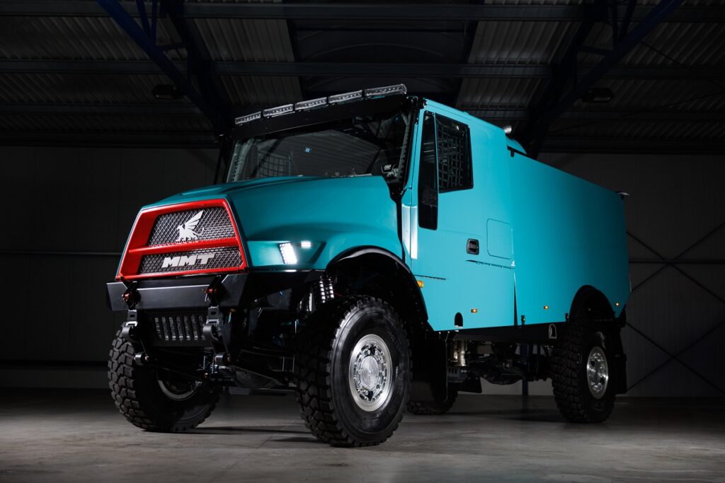 I pneumatici Prometeon equipaggiano il nuovo camion da competizione Mmt Evo5