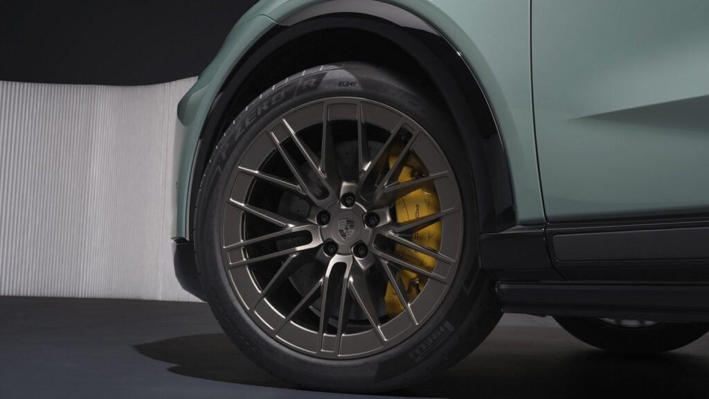 Pirelli P Zero: mescole per accelerazione da record per la Porsche Cayenne Electric